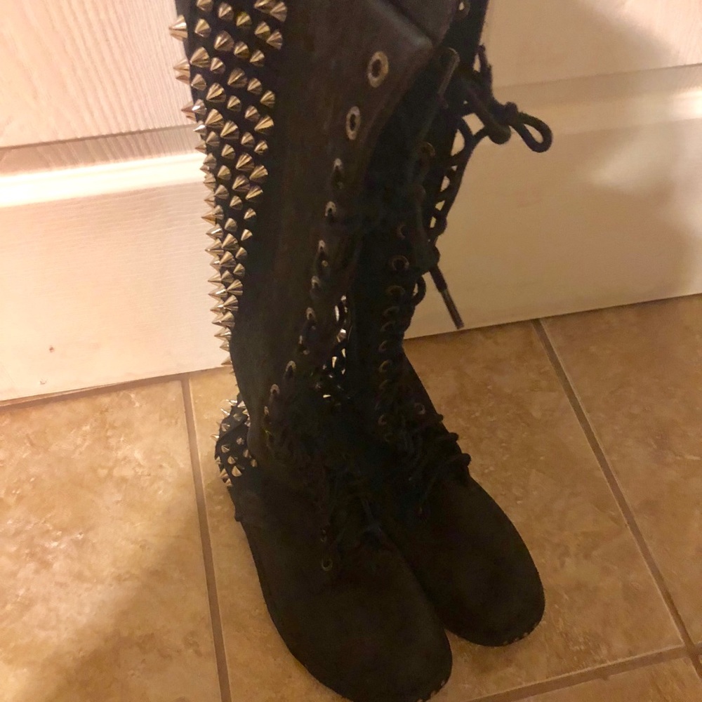 Leather Spiked out boots